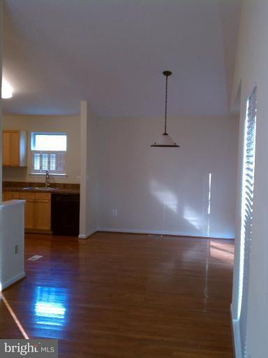 632 Broadneck Road Annapolis, MD 21409 - Photo 12 of 28 Living Room