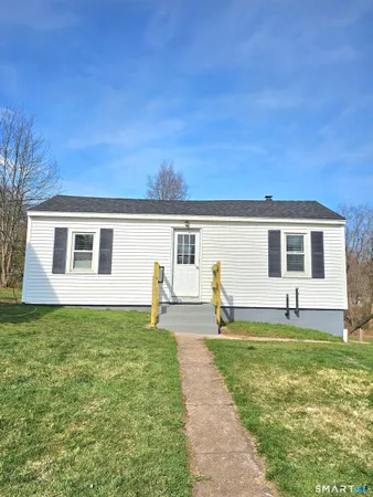 $1,850 | 2071 Middletown Avenue, Unit A, North Branford, CT 06472
