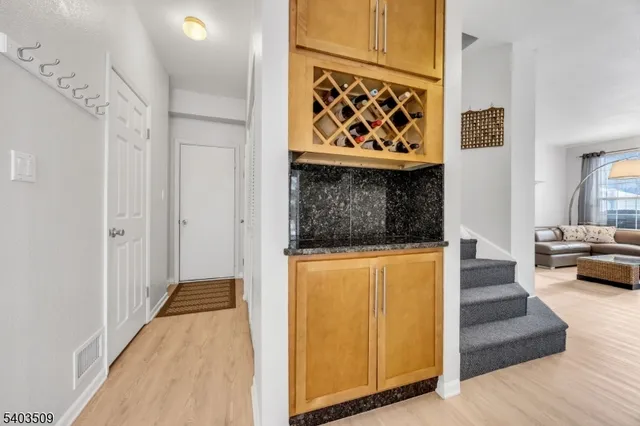 $540,000 | 17 Mallard Lane, Bedminster, NJ 07921