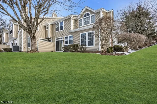 $540,000 | 17 Mallard Lane, Bedminster, NJ 07921