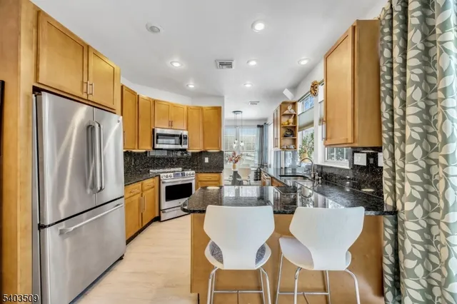 $540,000 | 17 Mallard Lane, Bedminster, NJ 07921