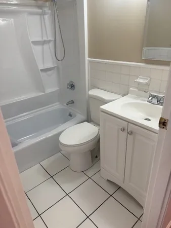 $2,450 | 10 Crescent Drive, Unit 5, Andover, MA 01810