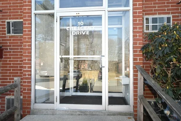 $2,450 | 10 Crescent Drive, Unit 5, Andover, MA 01810