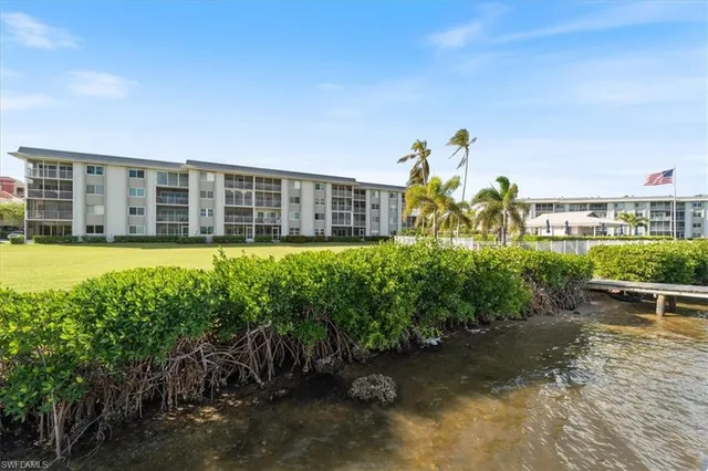 $5,500 | 307 Goodlette-Frank Road, Unit B202, Naples, FL 34102