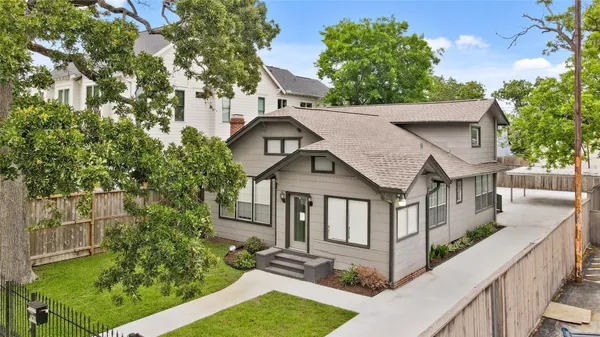 $3,800 | 741 East 9th Street, Houston, TX 77007