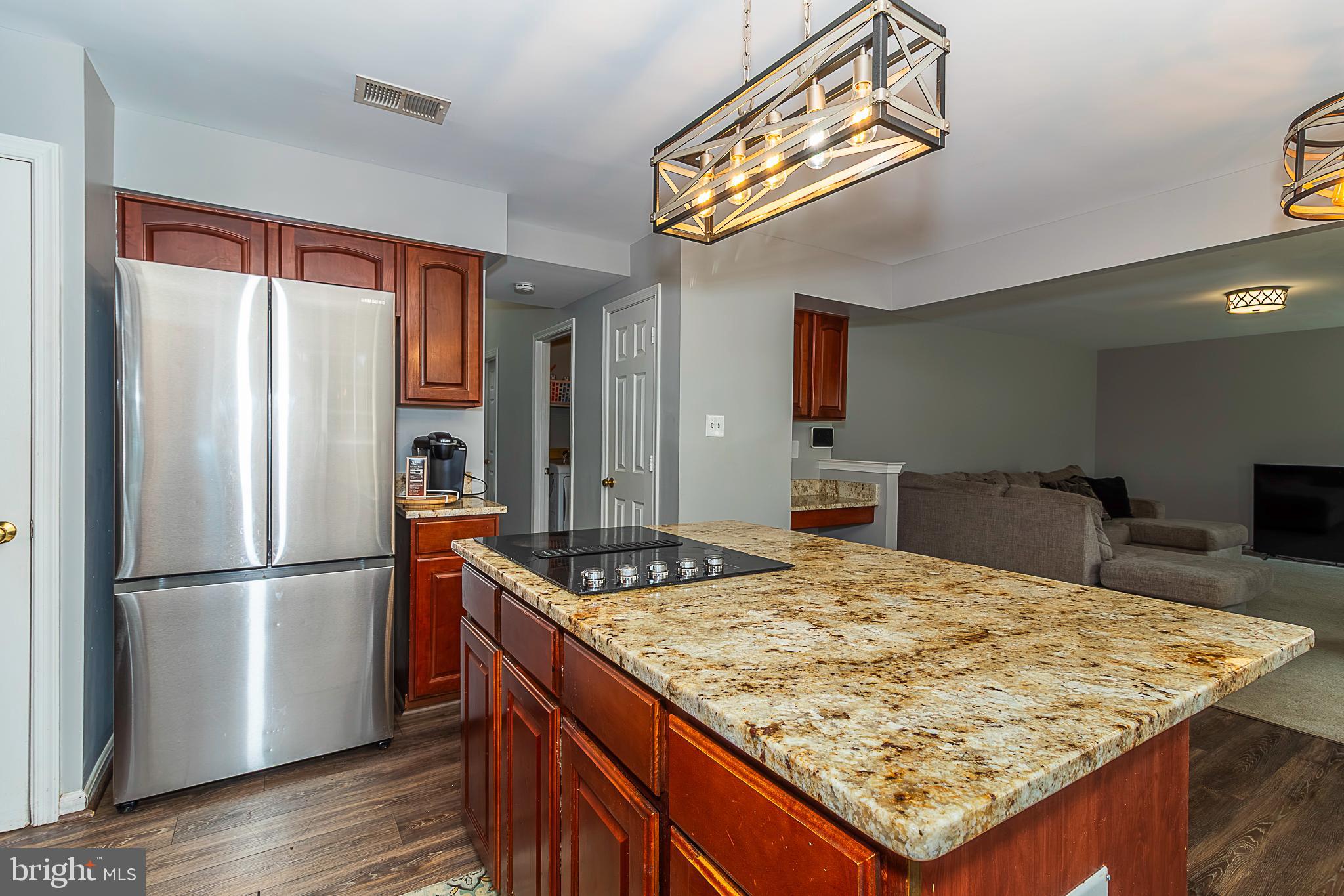 15521 Wheatfield Road Woodbridge, VA 22193 - Photo 11 of 39 Kitchen with recent stainless steel appliances