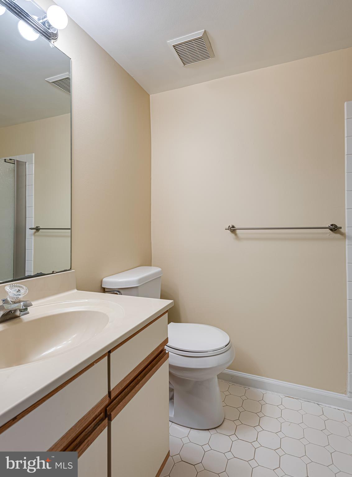 623 Washington Place, Unit 23 Chesterbrook, PA 19087 - Photo 16 of 20 Gallery Image 16