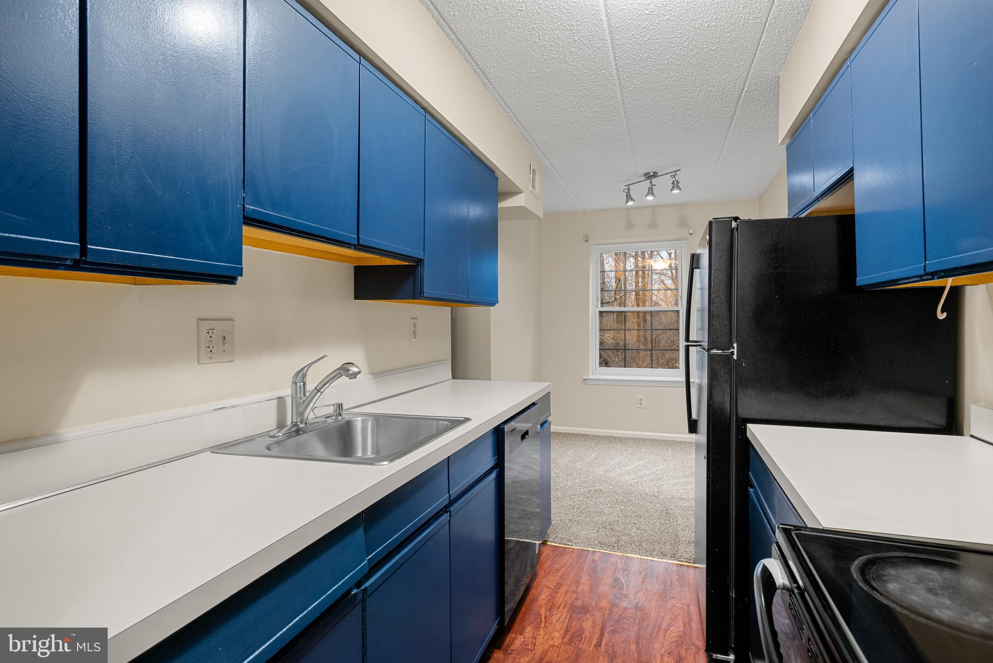 623 Washington Place, Unit 23 Chesterbrook, PA 19087 - Photo 5 of 20 Gallery Image 5