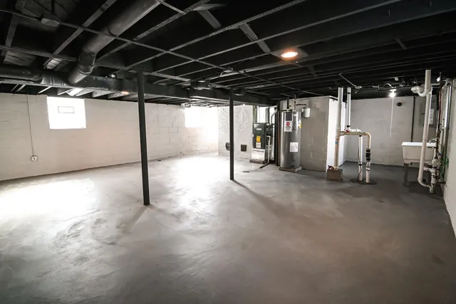 $190,000 | 860 State Line Road, Calumet City, IL 60409