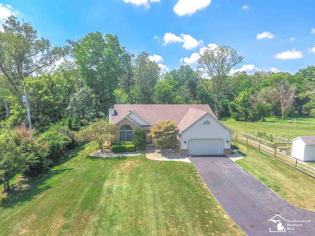 7501 Summerfield Road Lambertville, MI 48144 - Photo 2 of 42 50052672-1.JPG