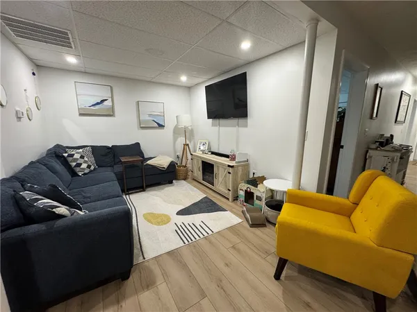 $1,800 | 31 Stella Street, Providence, RI 02909