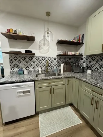 $1,800 | 31 Stella Street, Providence, RI 02909