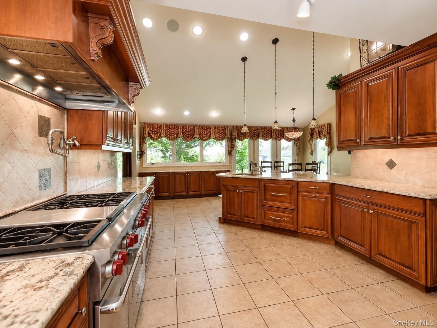 1304 Harbor Road Hewlett Harbor, NY 11557 - Photo 4 of 7