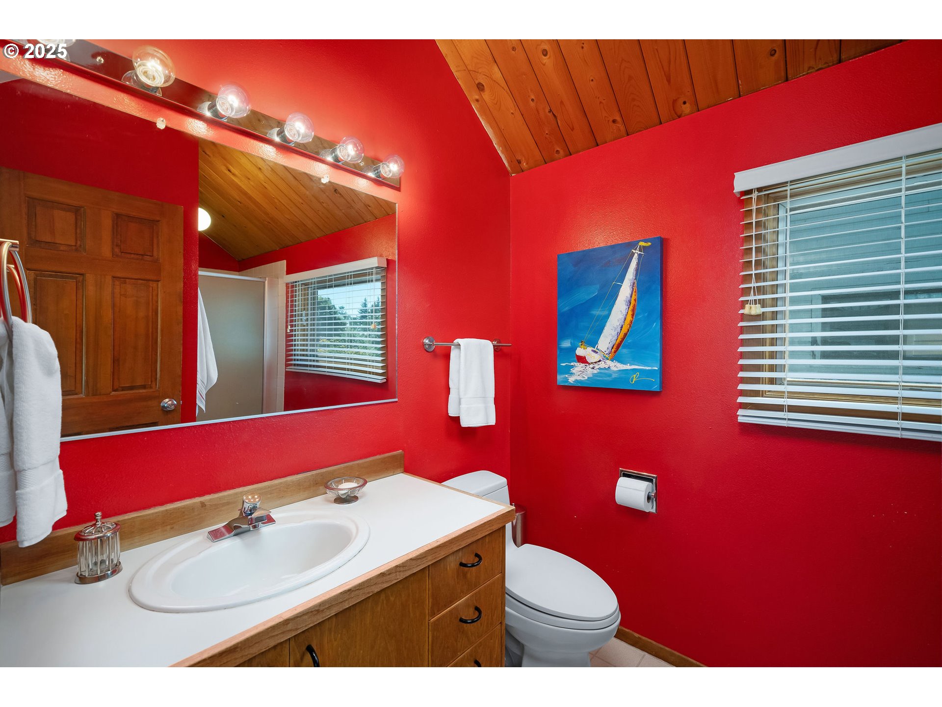 3123 Northeast Rocky Butte Road Portland, OR 97220 - Photo 21 of 46 Bathroom