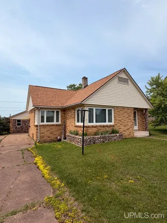 $240,000 | 1417 North 2nd Street, Ishpeming, MI 49849