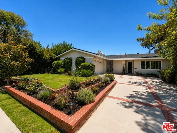 $4,850 | 6462 Franrivers Avenue, Los Angeles, CA 91307
