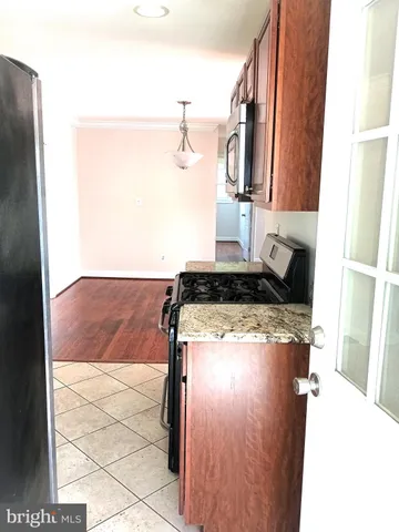 a view of utility room