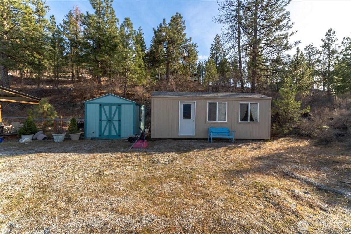 990 Upper Ridge Road Chelan, WA 98816 - Photo 29 of 37