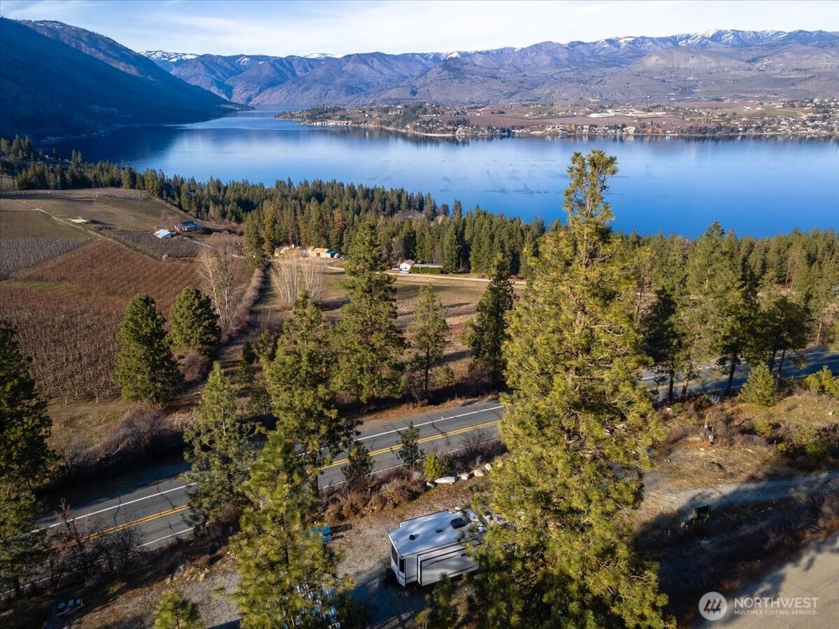 990 Upper Ridge Road Chelan, WA 98816 - Photo 4 of 37