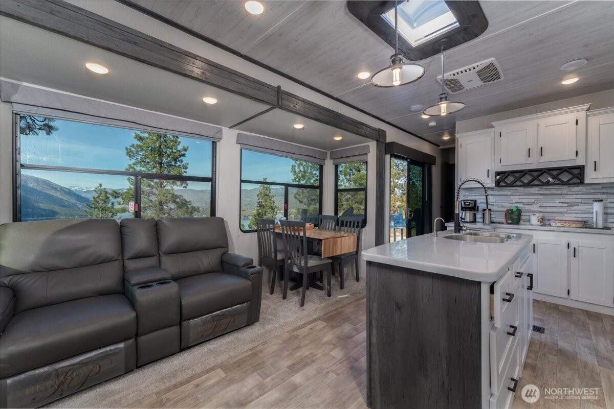 990 Upper Ridge Road Chelan, WA 98816 - Photo 10 of 37
