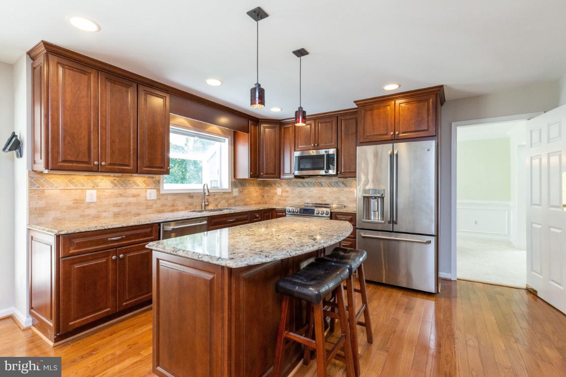6755 Bronze Post Road Centreville, VA 20121 - Photo 20 of 37 Kitchen