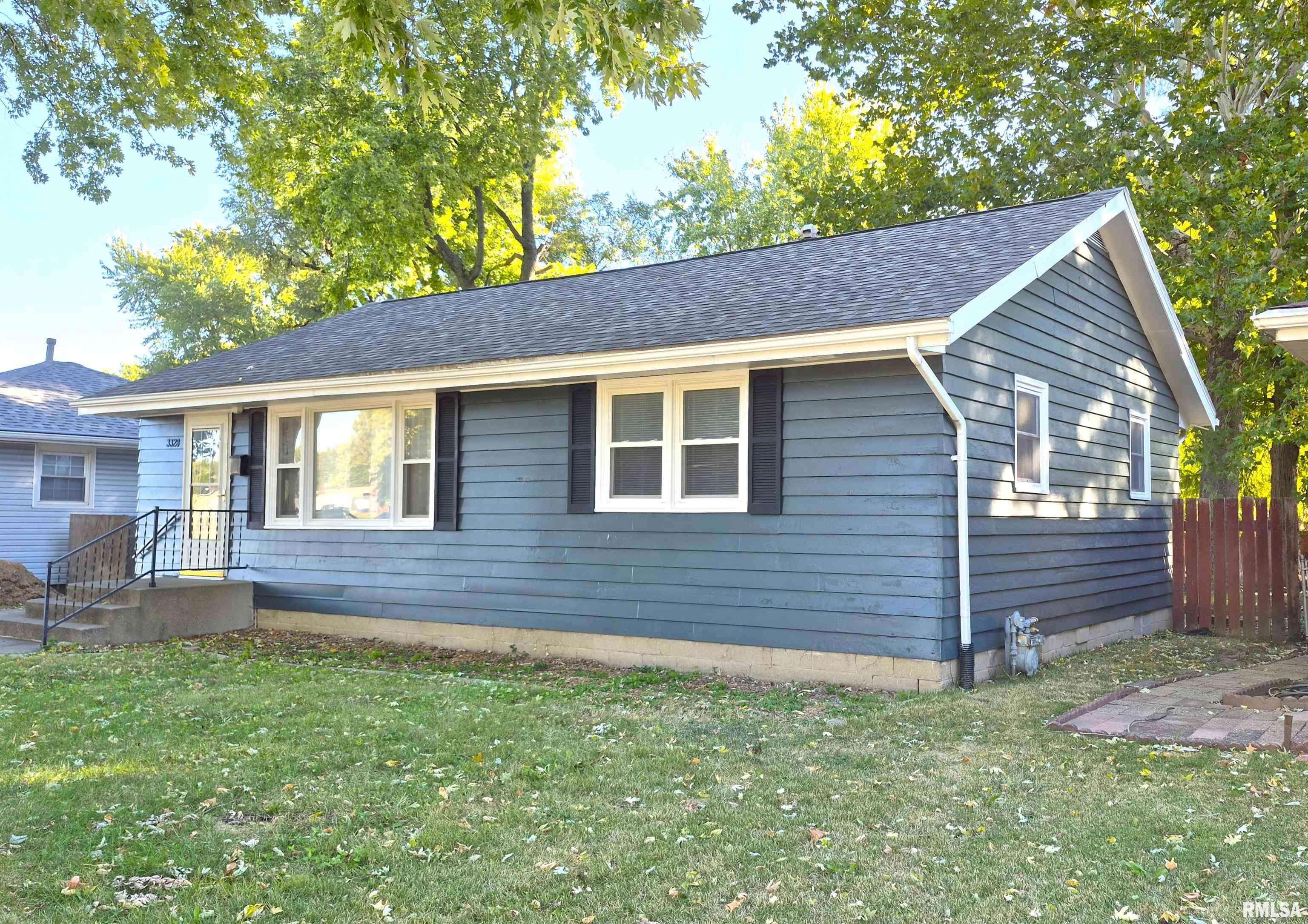3328 South Fremont Street Springfield, IL 62703 - Photo 3 of 32