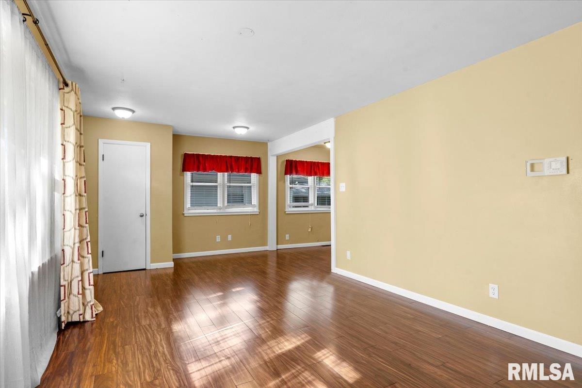 3328 South Fremont Street Springfield, IL 62703 - Photo 4 of 32