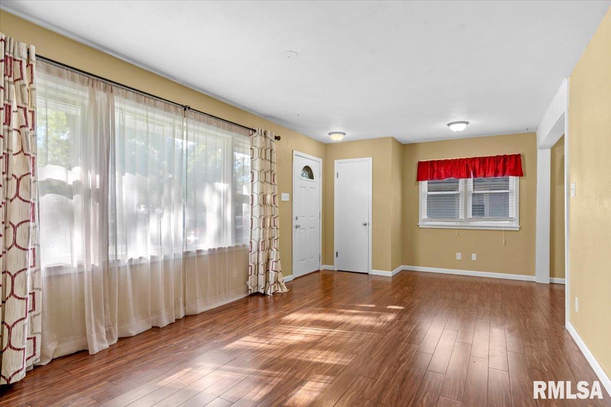 3328 South Fremont Street Springfield, IL 62703 - Photo 5 of 32