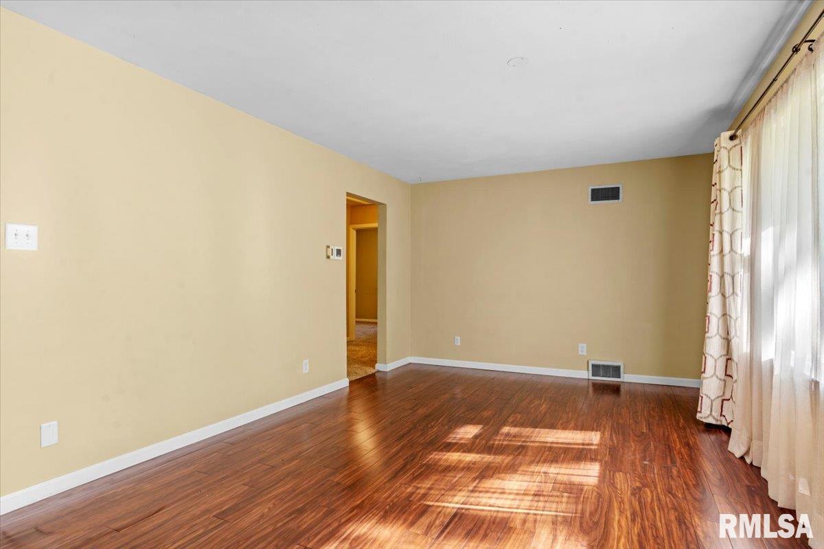 3328 South Fremont Street Springfield, IL 62703 - Photo 6 of 32