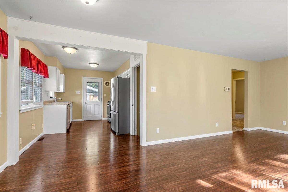3328 South Fremont Street Springfield, IL 62703 - Photo 7 of 32