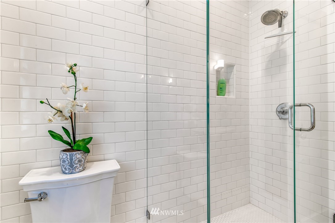 4818 1st Avenue Northwest Seattle, WA 98103 - Photo 17 of 31