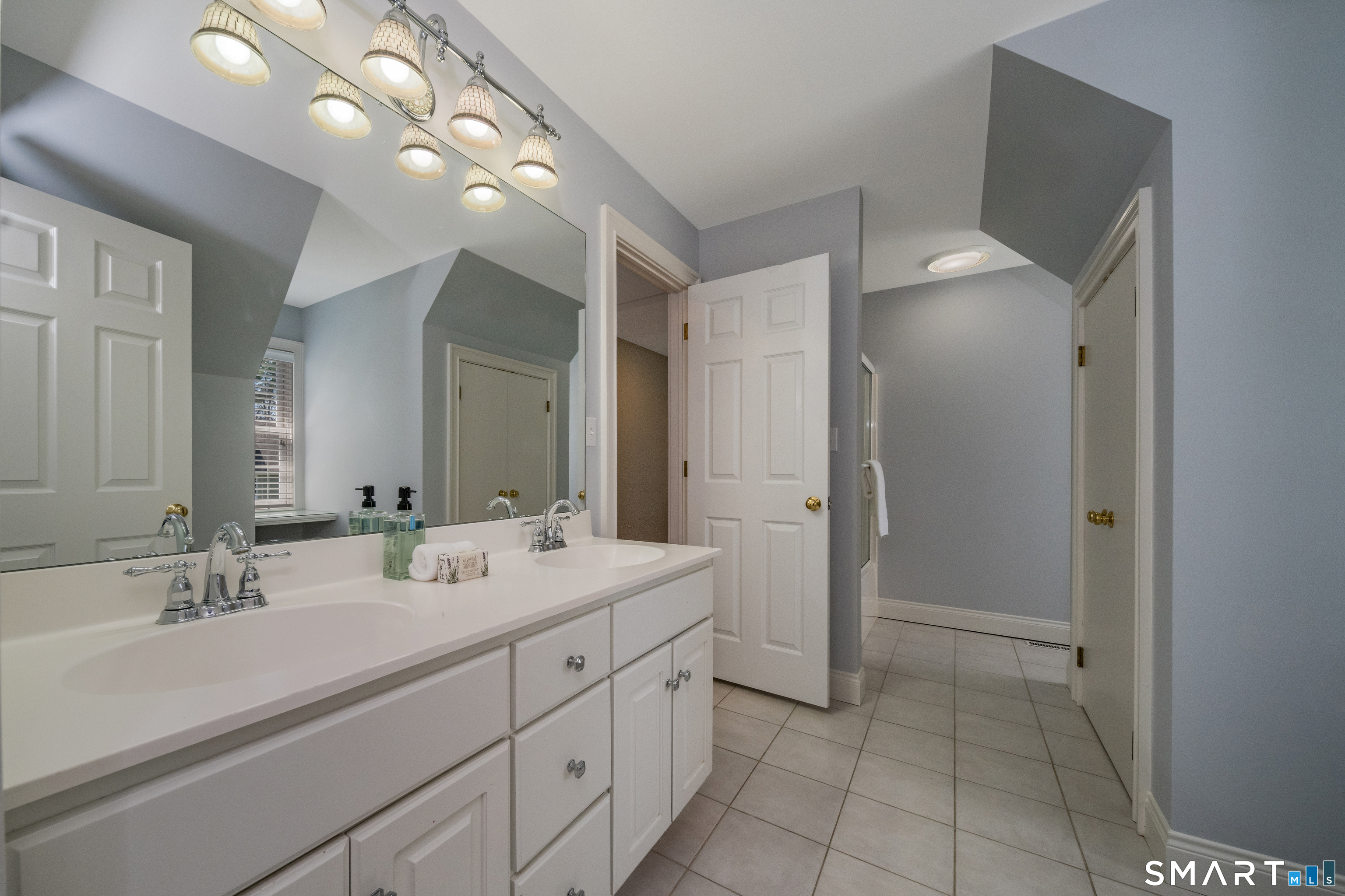 6 Timothy Way Avon, CT 06001 - Photo 24 of 38