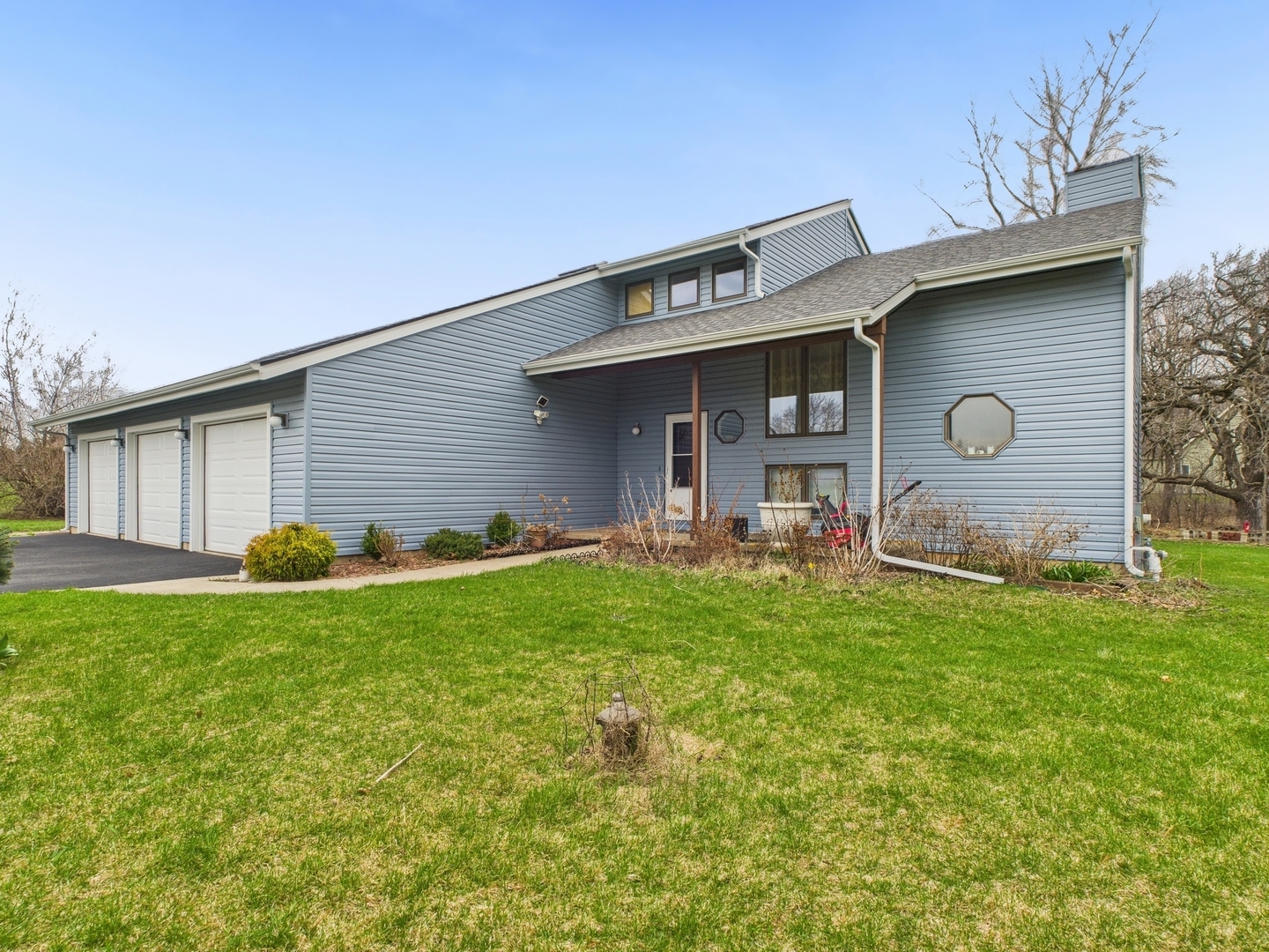 15840 Overlook Lane Huntley, IL 60142 - Photo 2 of 42 a view of a house with backyard