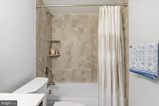 $205,000 | 501 North Armistead Street, Unit T2, Alexandria, VA 22312