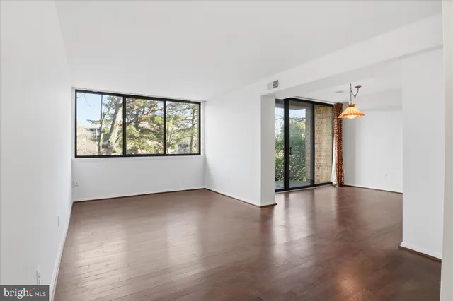 $205,000 | 501 North Armistead Street, Unit T2, Alexandria, VA 22312