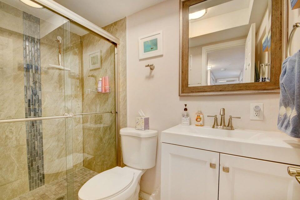 5505 North Ocean Boulevard, Unit 2104 Ocean Ridge, FL 33435 - Photo 14 of 30 Bath