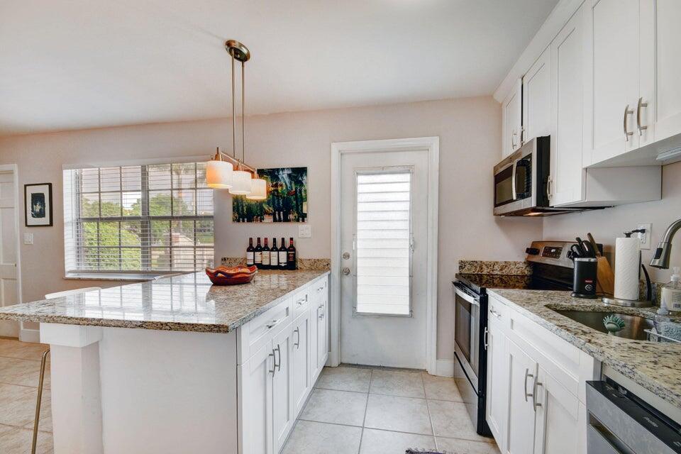 5505 North Ocean Boulevard, Unit 2104 Ocean Ridge, FL 33435 - Photo 6 of 30 Kitchen