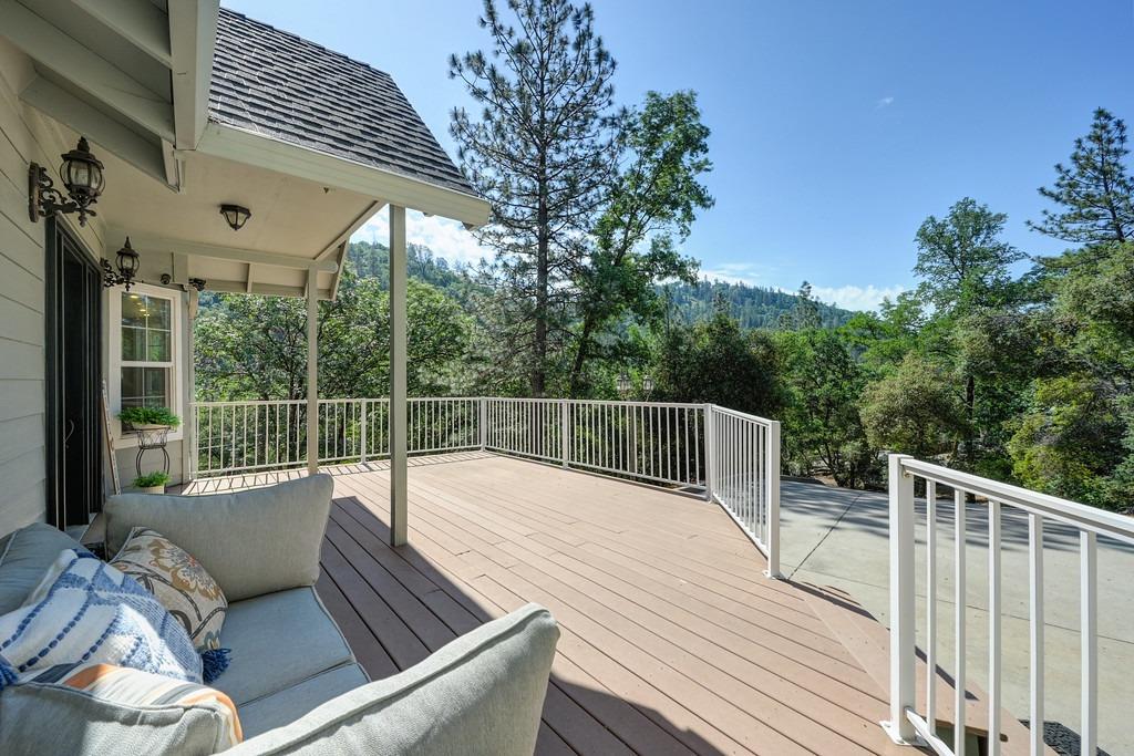 16858 Brewer Road Grass Valley, CA 95949 - Photo 1 of 1 a view of sitting area with furniture