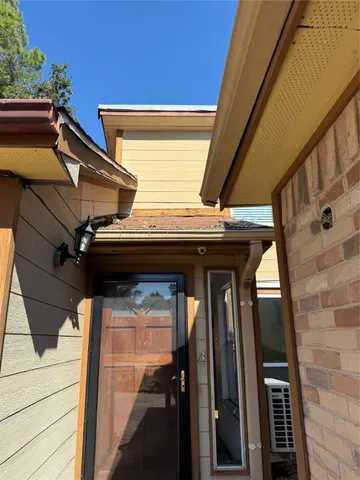 a view of walk in closet