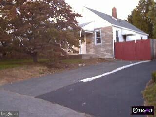 111 Maple Road Wallingford, PA 19086 - Photo 1 of 3