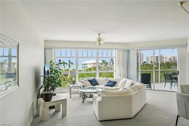 $10,000 | 260 Barefoot Beach Boulevard, Unit 302, Bonita Springs, FL 34134