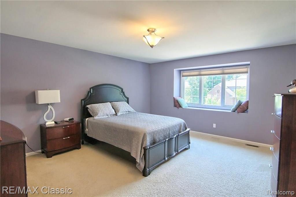 2029 Roundtree Rochester Hills, MI 48307 - Photo 17 of 30
