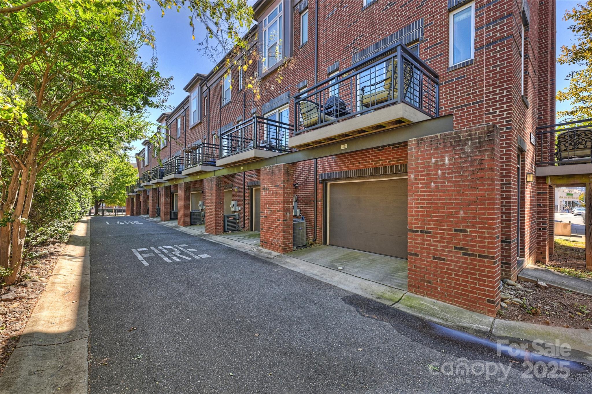 1425 Camden Road Charlotte, NC 28203 - Photo 31 of 37 a front view of a building