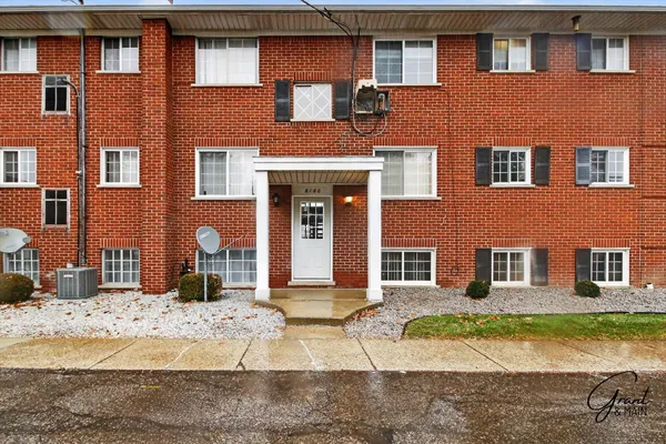 $1,095 | 8180 Crestview Drive, Sterling Heights, MI 48312