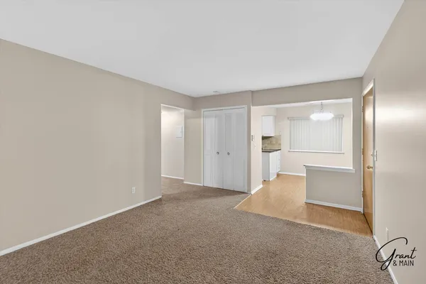 $1,095 | 8180 Crestview Drive, Sterling Heights, MI 48312