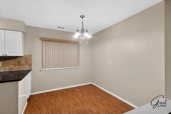 $1,095 | 8180 Crestview Drive, Sterling Heights, MI 48312