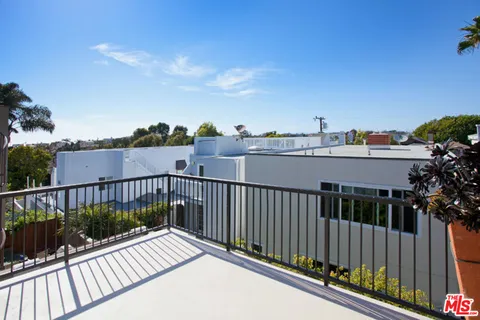 $11,750 | 531 2nd Street, Hermosa Beach, CA 90254