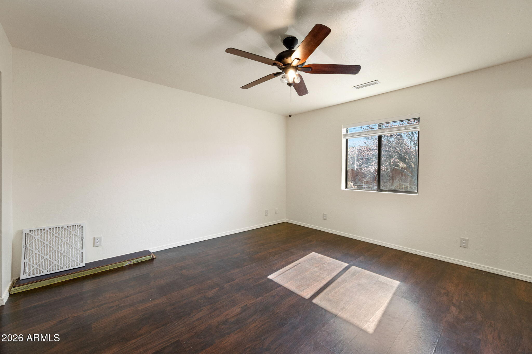 5261 North Robert Road Prescott Valley, AZ 86314 - Photo 9 of 25 12-Primary Bedroom (1)