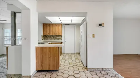 $289,900 | 5102 Northwest 53rd Street, Tamarac, FL 33319
