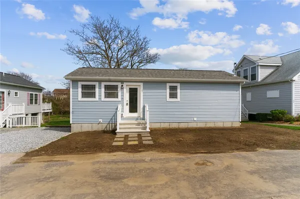 $319,999 | 64 Burnside Avenue, Narragansett, RI 02882